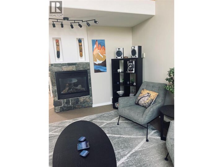 Property Photo: 916 13 Street South BC V0A 1H0