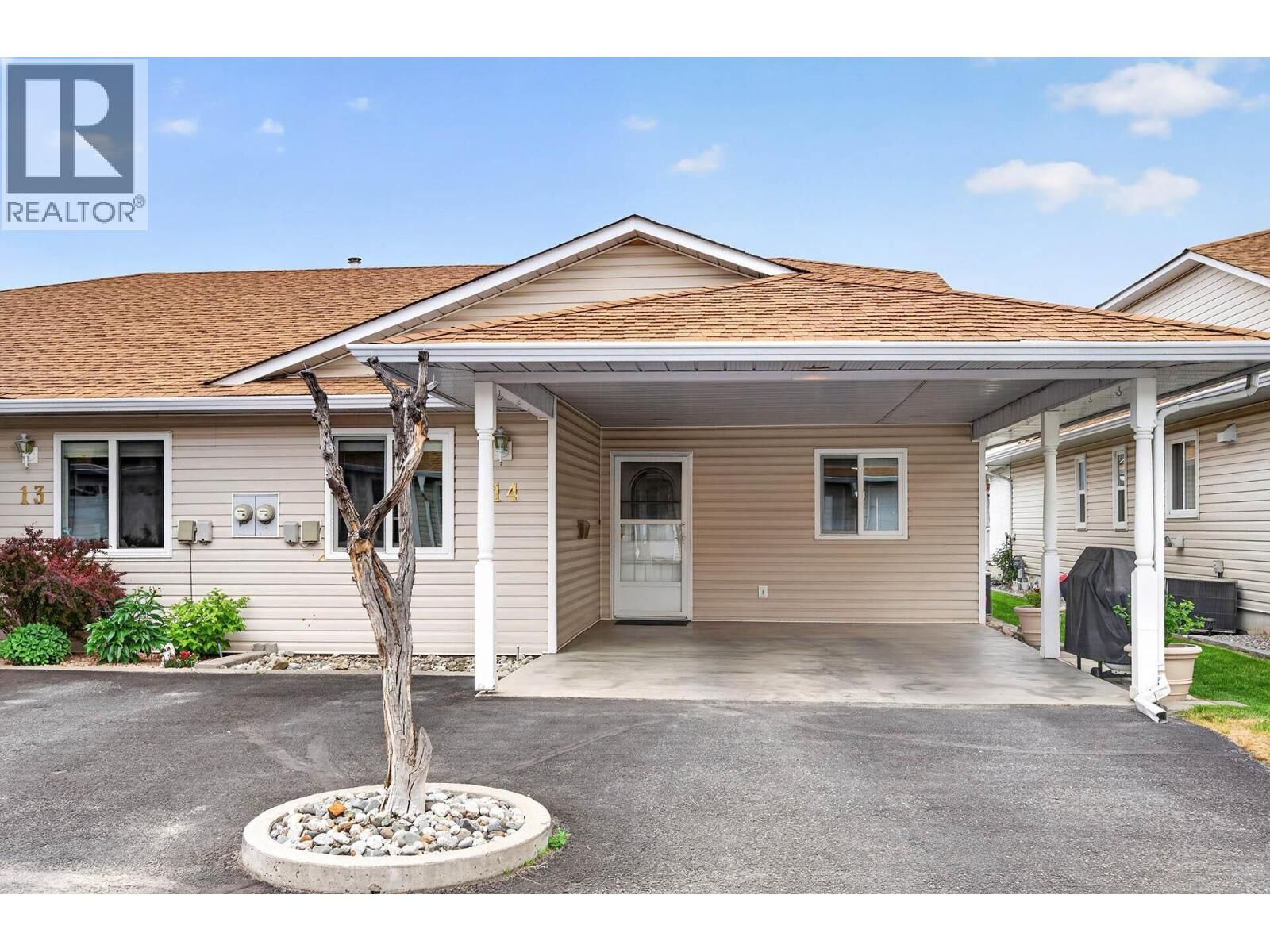 Property Photo: 1195 14th Street 14 BC V2B 5V2