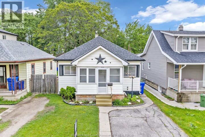 Property Photo:  990 Campbell Avenue  ON N9B 2J2 