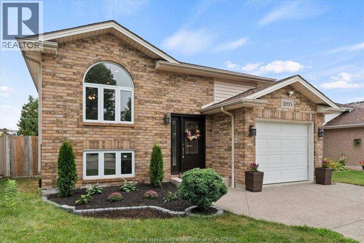 Property Photo:  1095 Lakeview  ON N8P 1K9 