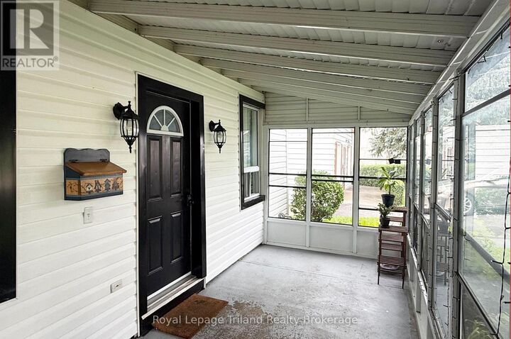 Property Photo:  175 Bell Street  ON N5C 2P2 
