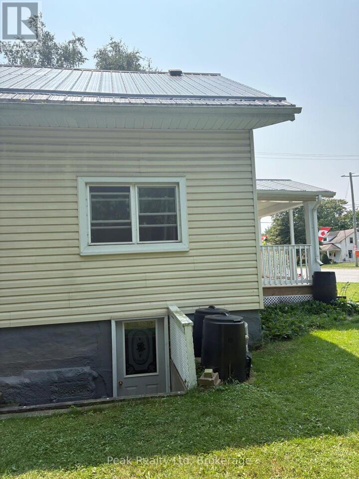 Property Photo: 281 Turnberry Street ON N0G 1H0