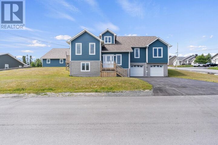 35 Alexander Crescent — photo 1