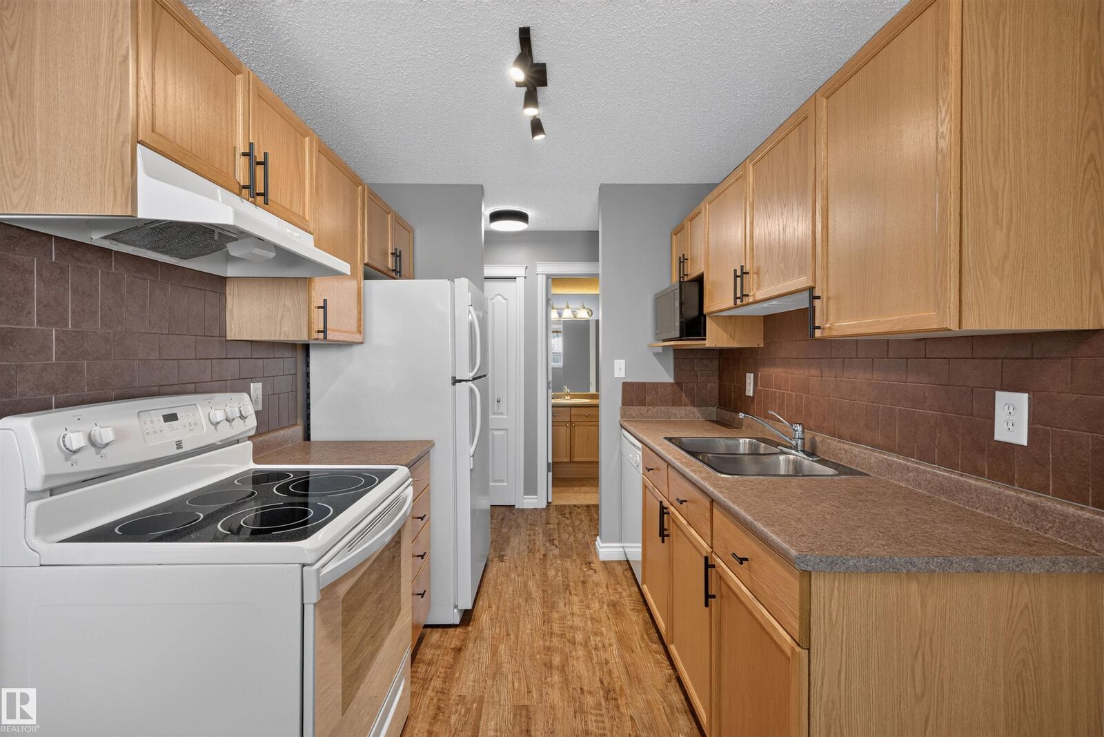 Property Photo: 4616 47 Street 4 AB T9E 4P1