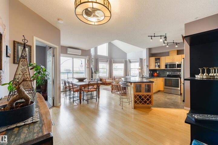 Property Photo: 9927 79 Avenue NW 307 AB T6E 1R3
