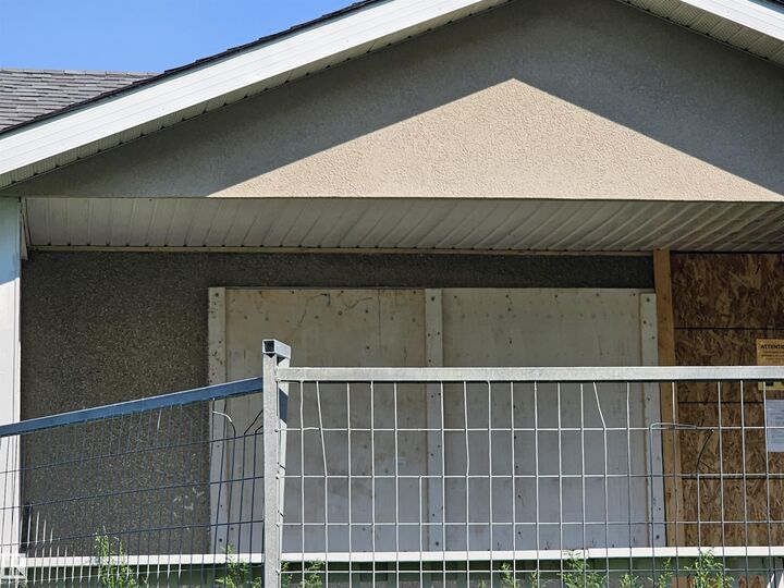Property Photo:  9115 76 St NW  AB T6C 2K4 