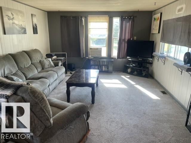 Property Photo:  58 The Parkway NW  AB T6P 1G2 
