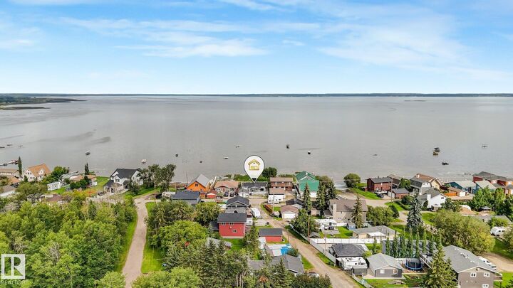 Property Photo: 5811 51 Avenue AB T0E 0A0