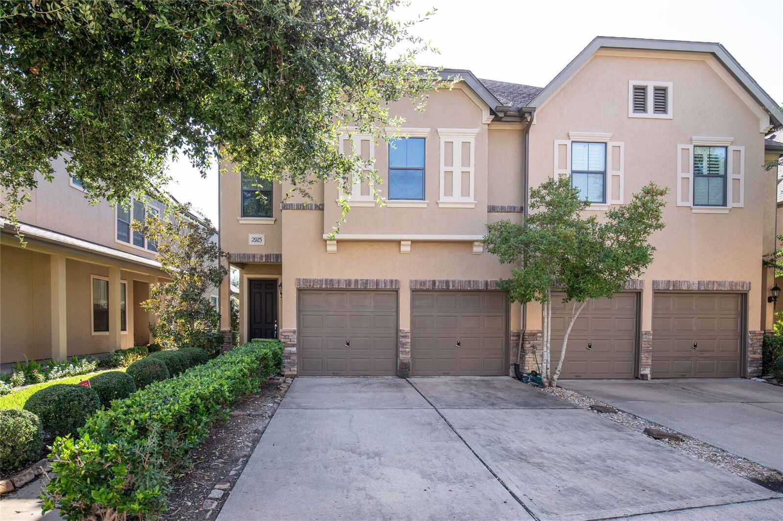 Property Photo:  2923 Royal Oaks Crest  TX 77082 