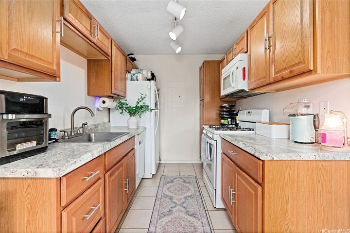 Property Photo: 91-1119 Mikohu Street 28A HI 96706