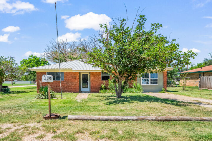 Property Photo: 1401 Culpepper Avenue TX 79381
