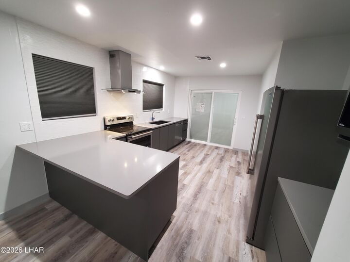 Property Photo:  410 Hummingbird Dr 3  AZ 86403 