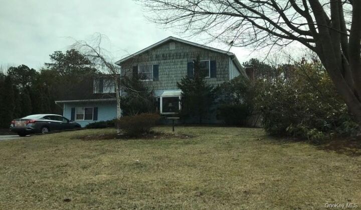 Property Photo:  5 Norway Pine Drive  NY 11763 