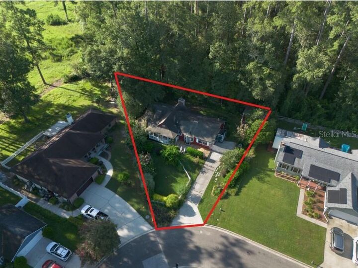 Property Photo:  10709 NW 31st Place  FL 32606 