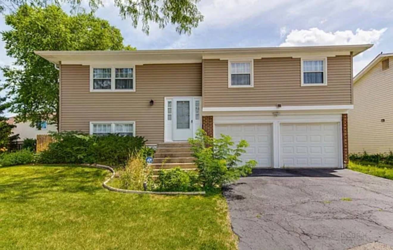 Property Photo: 4625 Huntington Boulevard IL 60192