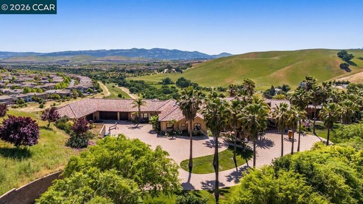 Property Photo: 1615 Lawrence Rd CA 94506