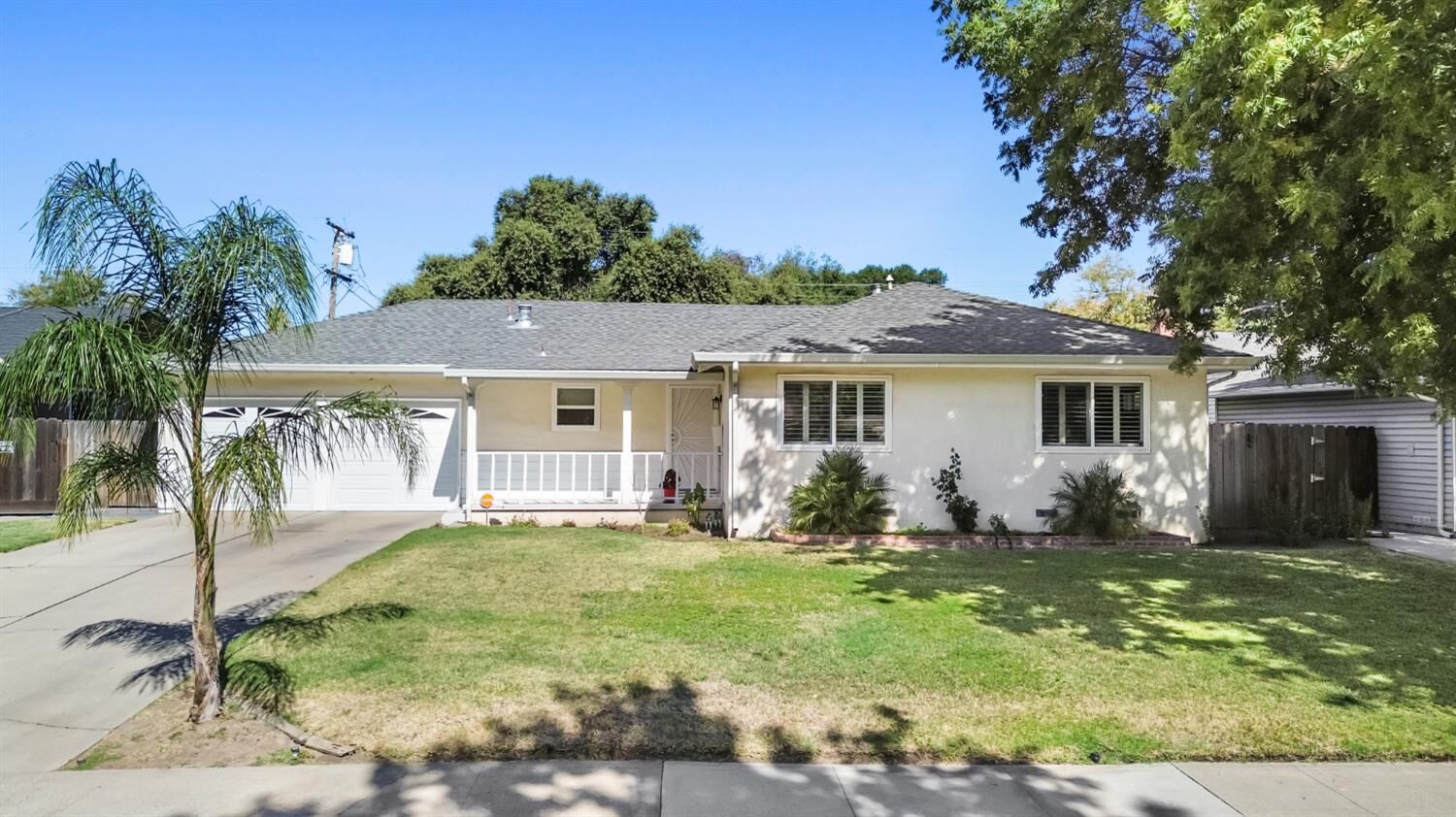 Property Photo: 7523 Oakcreek Dr CA 95207