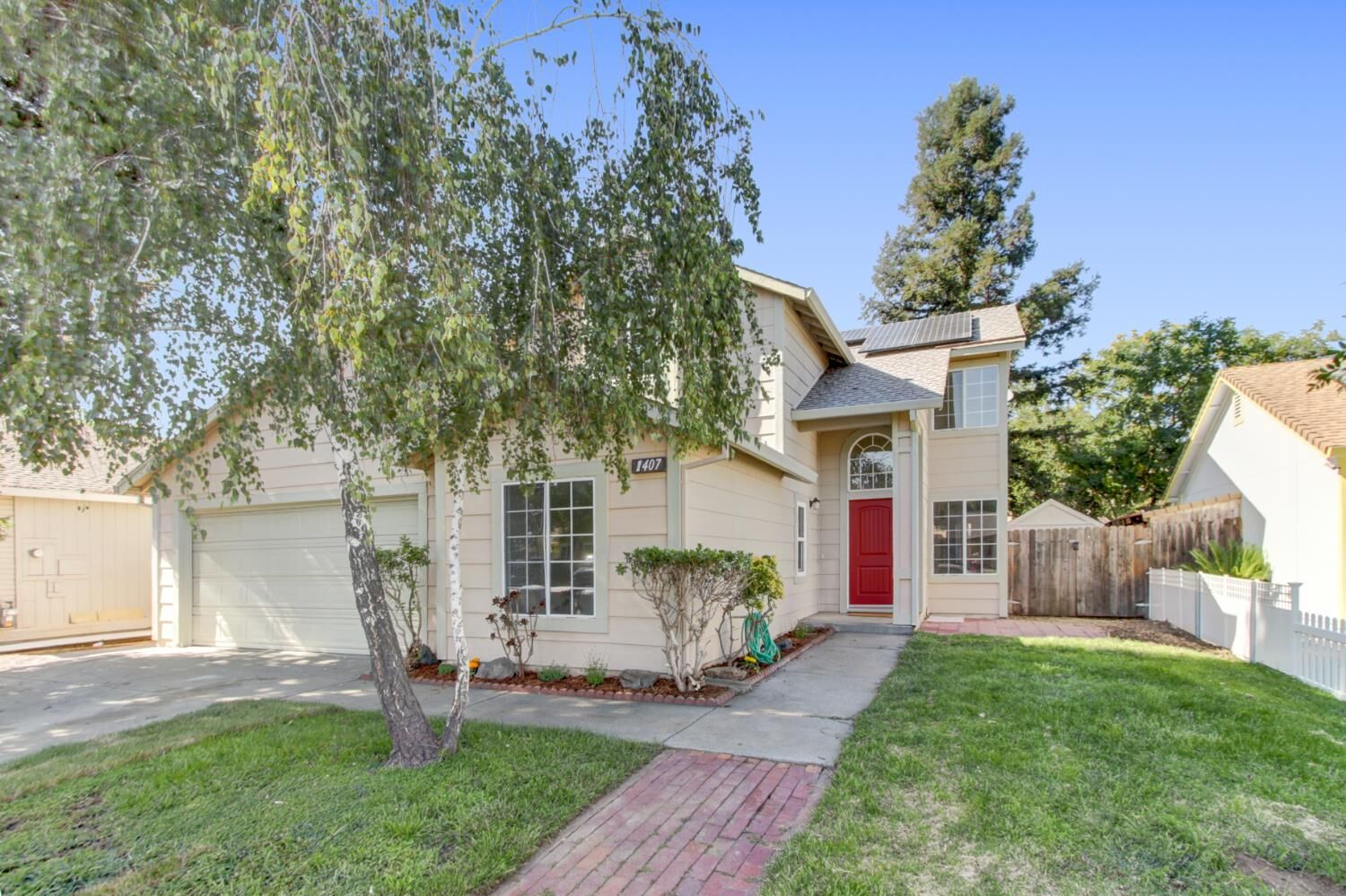 Property Photo: 1407 Hoover Drive CA 95776