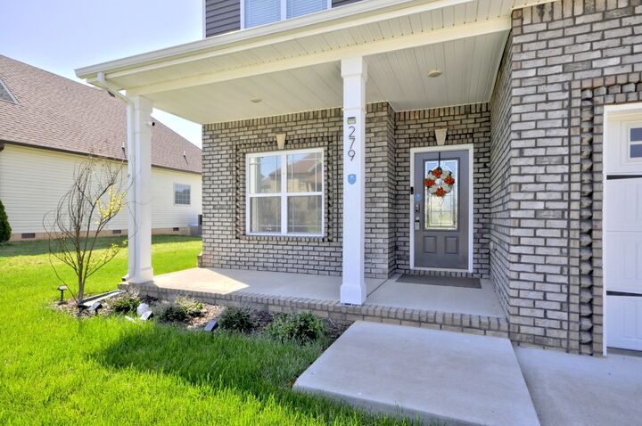 Property Photo: 279 Bluebriar Trce TN 37043