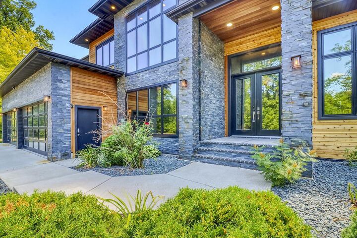 Property Photo: 405 20th Avenue E ND 58078