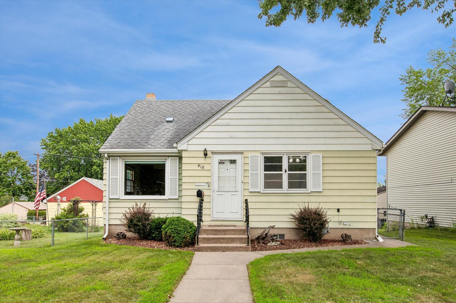 Property Photo:  418 17th Avenue N  MN 55075 