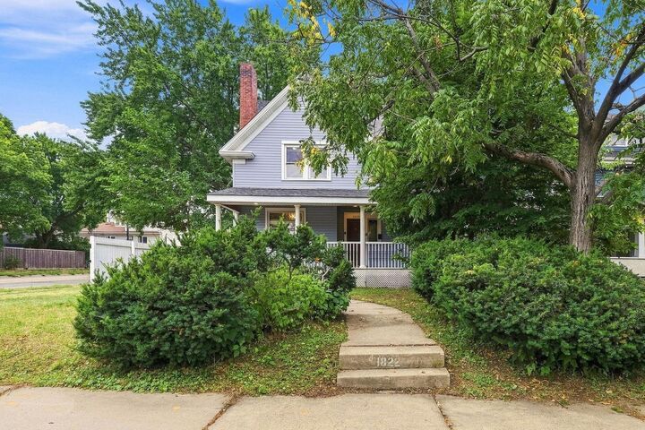 Property Photo: 1822 Iglehart Avenue MN 55104
