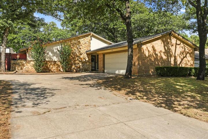 Property Photo: 4609 Rockland Drive TX 76016