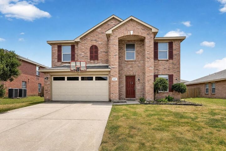 Property Photo: 2427 Arroyo Springs Drive TX 75052