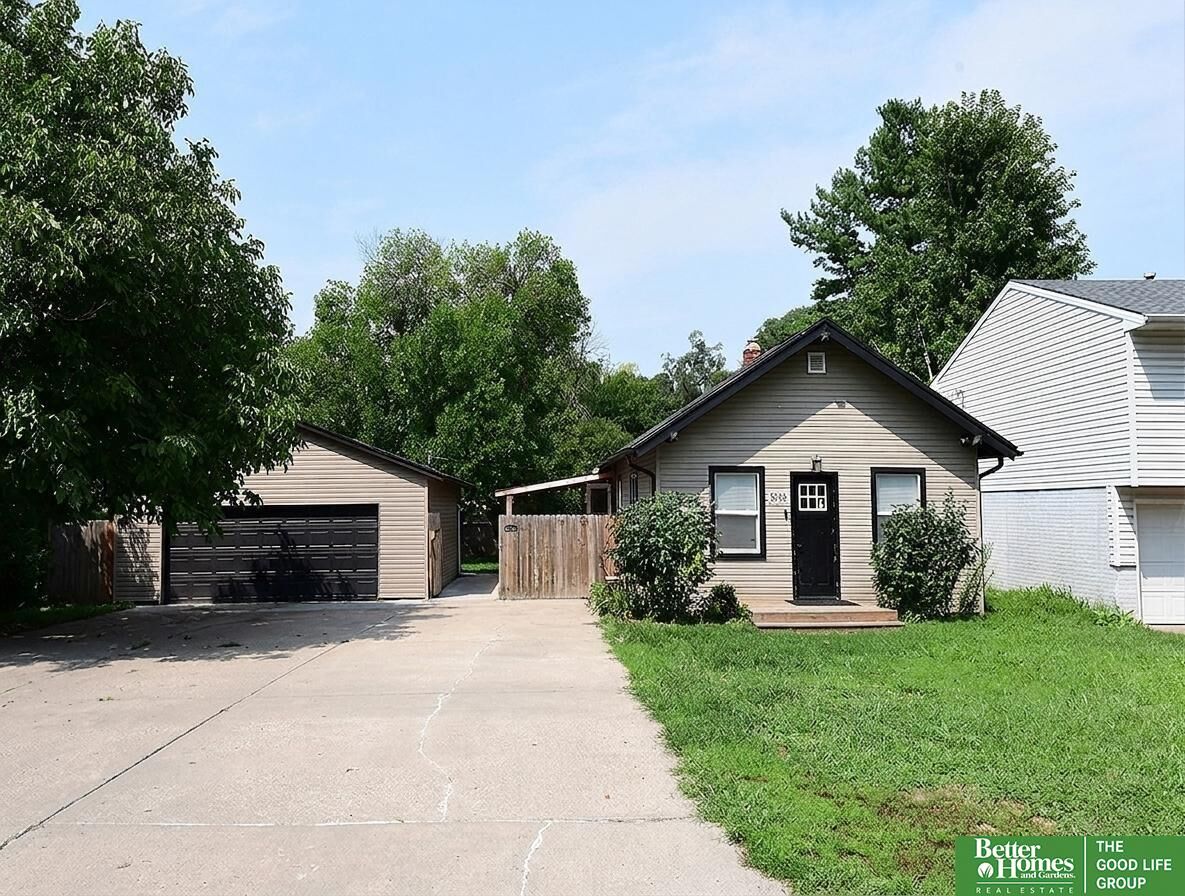 Property Photo: 5630 S 51 Street NE 68117