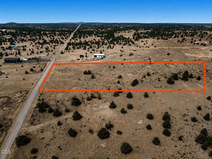 Property Photo: SE Iowa Road OR 97754