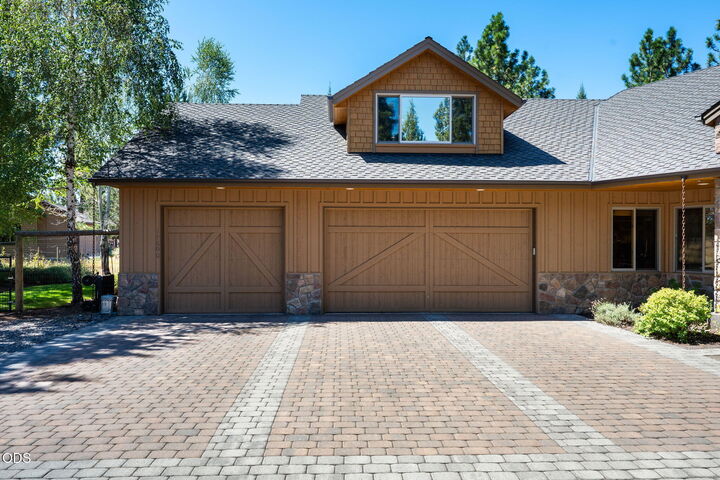 Property Photo:  17690 Mountain View Road  OR 97759 
