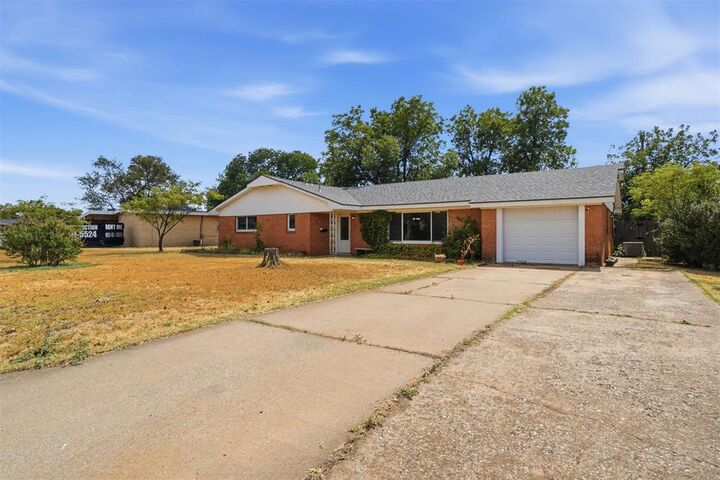 Property Photo:  1731 N Hudson Street  OK 73521 