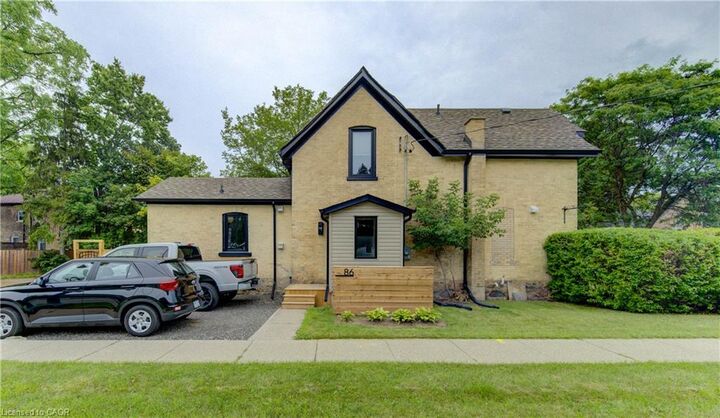 Property Photo:  86 St Andrews Street  ON N1S 1M4 