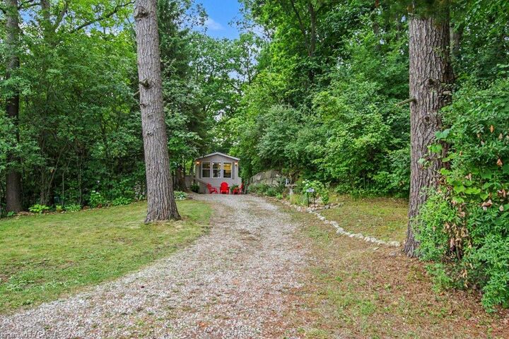 Property Photo:  673 Brant-Waterloo Road 77  ON N0B 1E0 