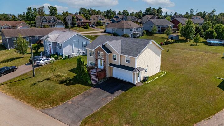 Property Photo:  48 Picton Beete Crescent  PE C1B 0B8 