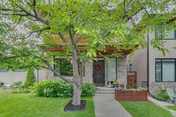 Property Photo: 1940 48 Avenue SW AB T2T 2T3