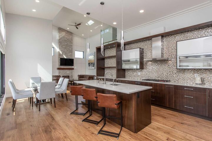 11 Tenhove Street — photo 1