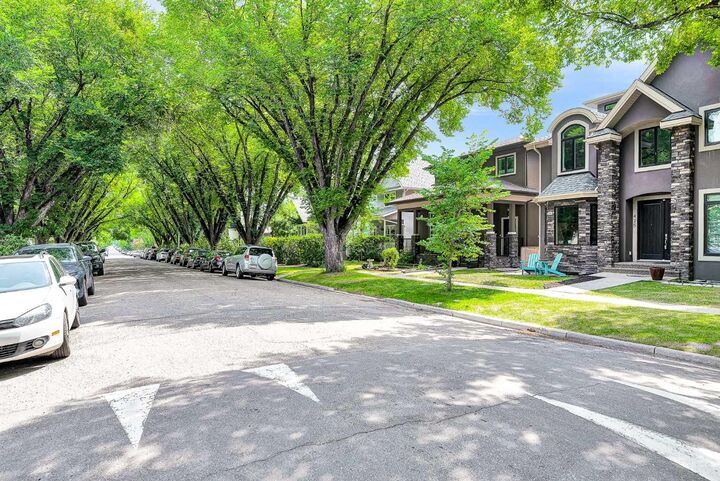 Property Photo: 425 21 Avenue NW AB T2M 1J6