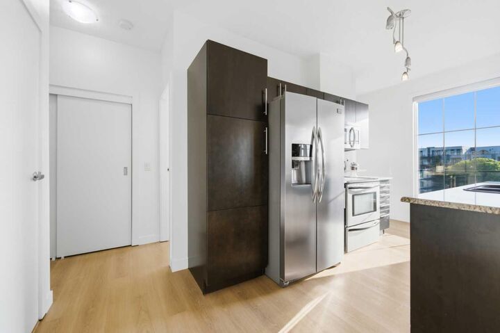 Property Photo: 2307 14 Street SW 301 AB T2T 3T5