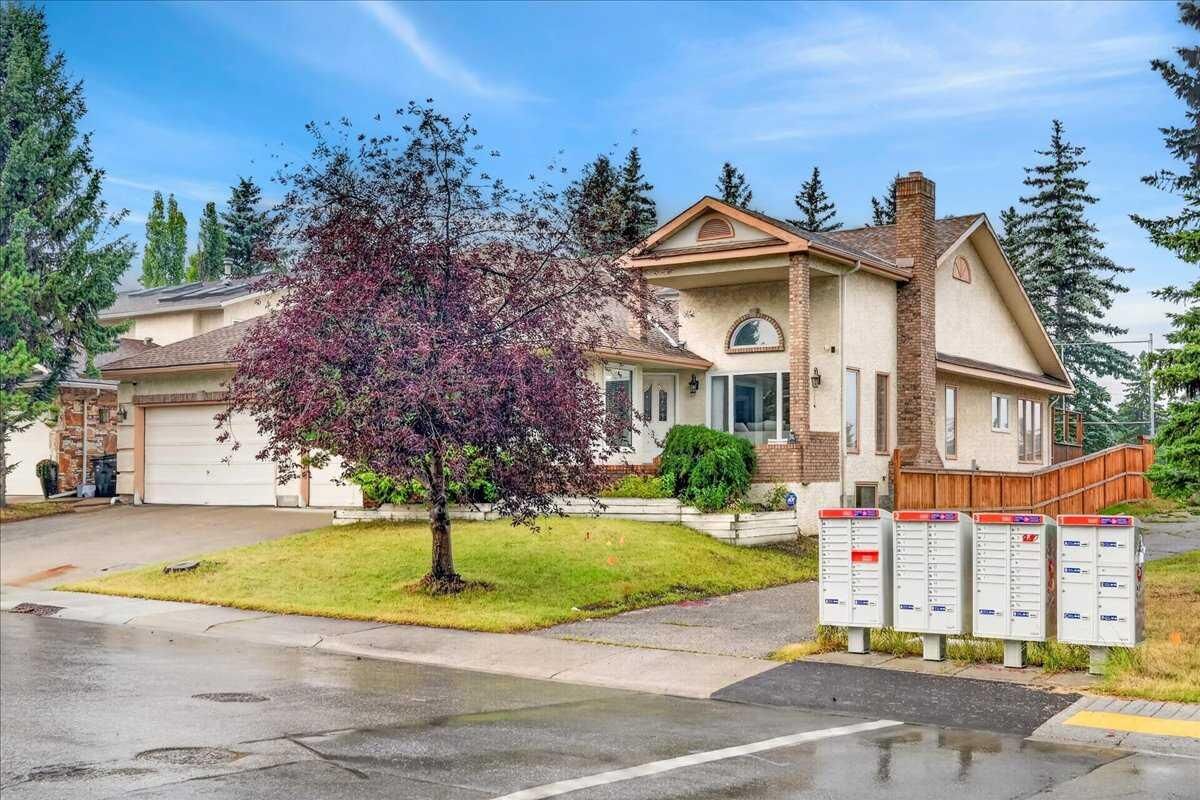 Property Photo: 876 Shawnee Drive SW AB T2Y 1X3