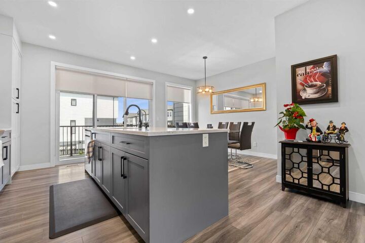 Property Photo: 32 Evanscrest Court NW AB T3P 1S2