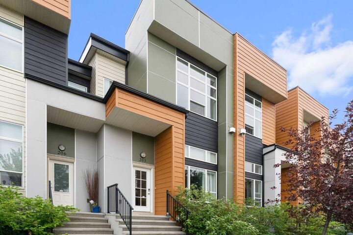 Property Photo: 1530 Bayside Avenue SW 205 AB T4B 4B5