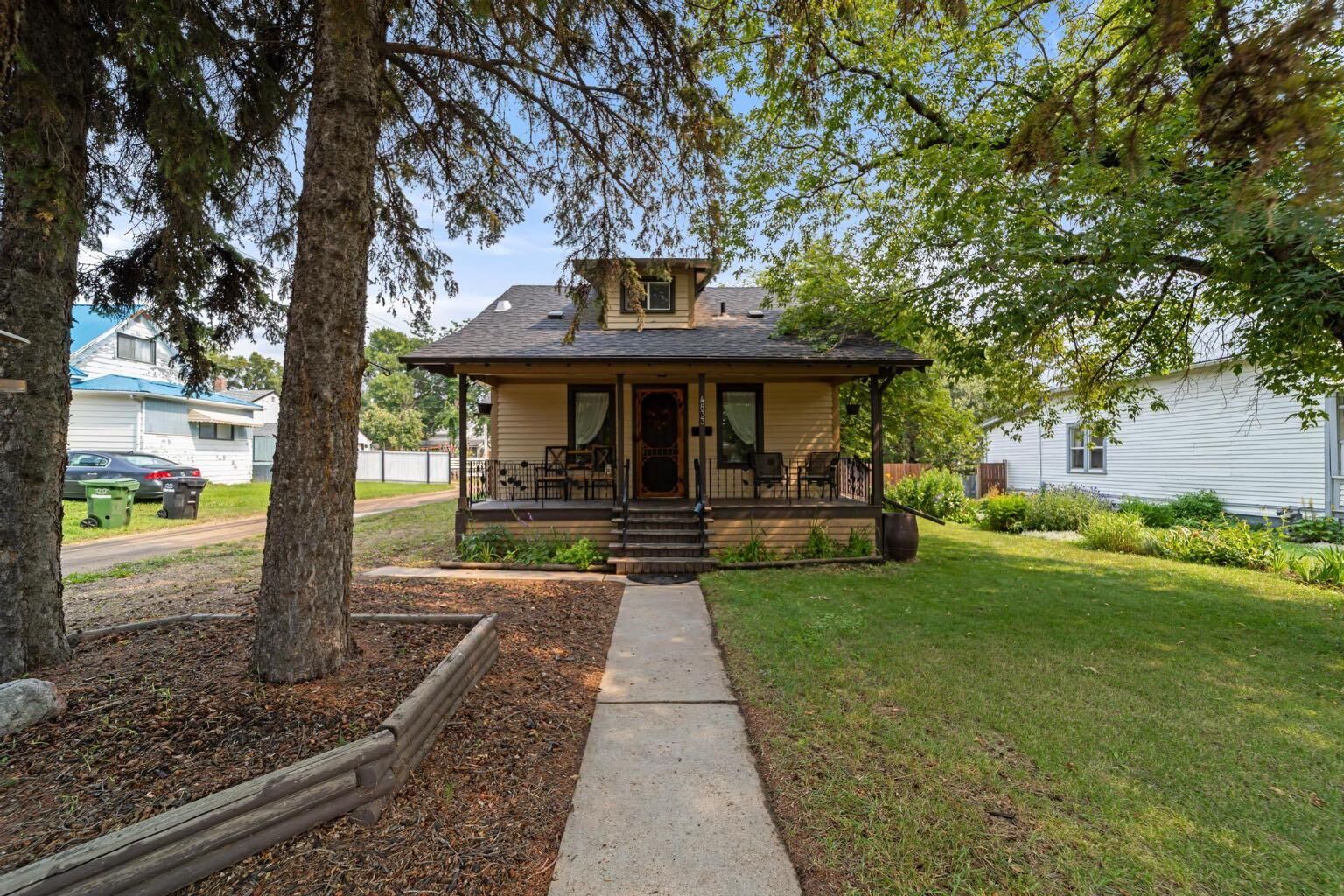 Property Photo: 4833 54 Street AB T4V 2A3