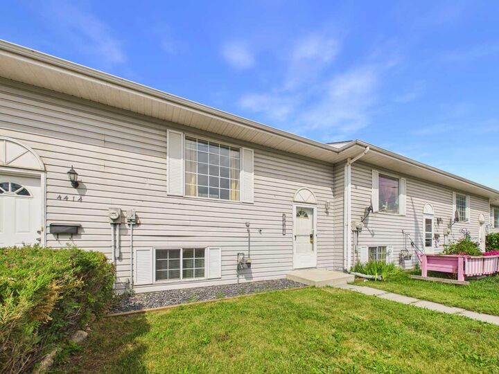 Property Photo:  4412 47 Avenue  AB T4S 1P1 