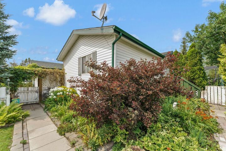 Property Photo: 138 Foster Street AB T0K 1Z0