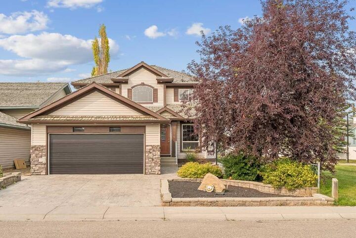 Property Photo: 1116 Woodside Way NW AB T4B 2S3