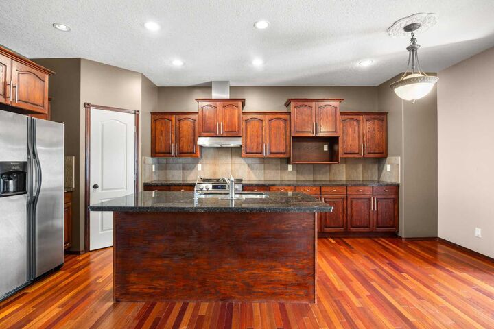 Property Photo: 3906 2 Street NW AB T2K 0Y6