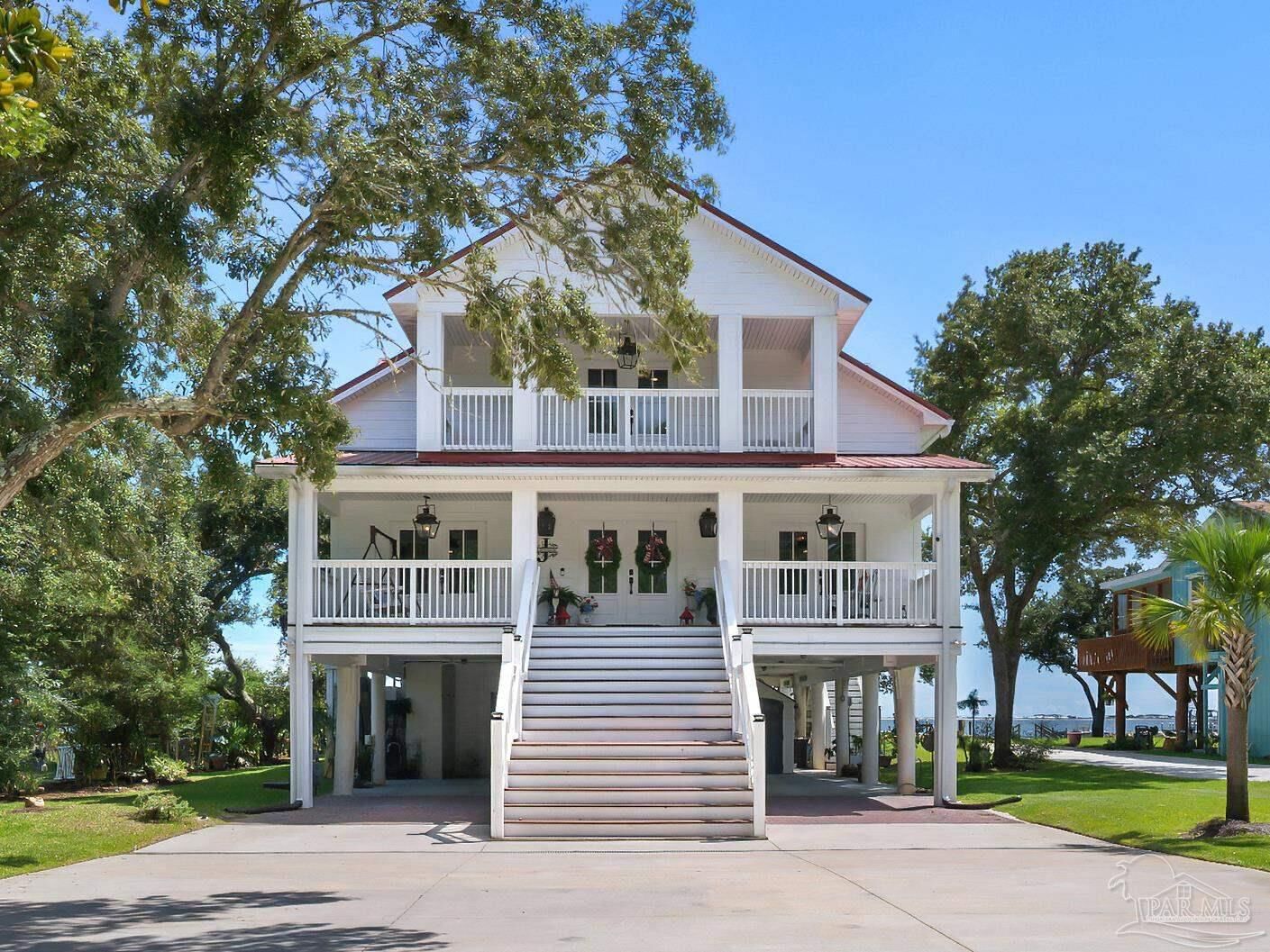 Property Photo:  5485 Soundside Dr  FL 32563 