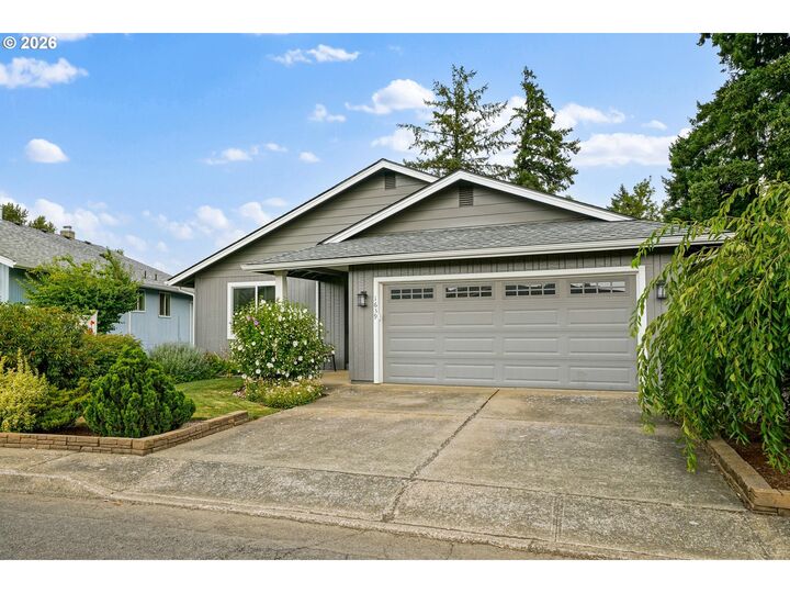 Property Photo: 1639 Nut Tree Dr OR 97304