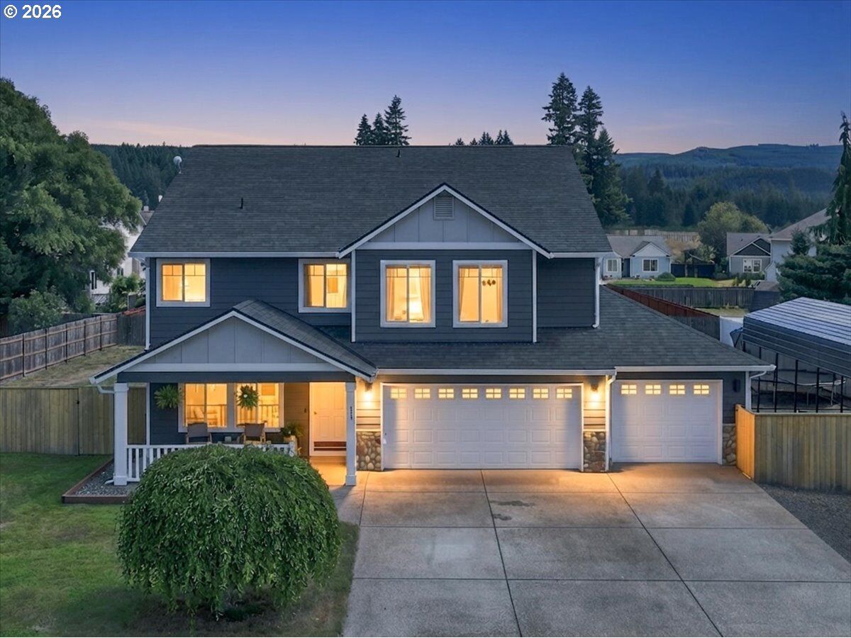 Property Photo:  411 S Maple Ave  WA 98675 